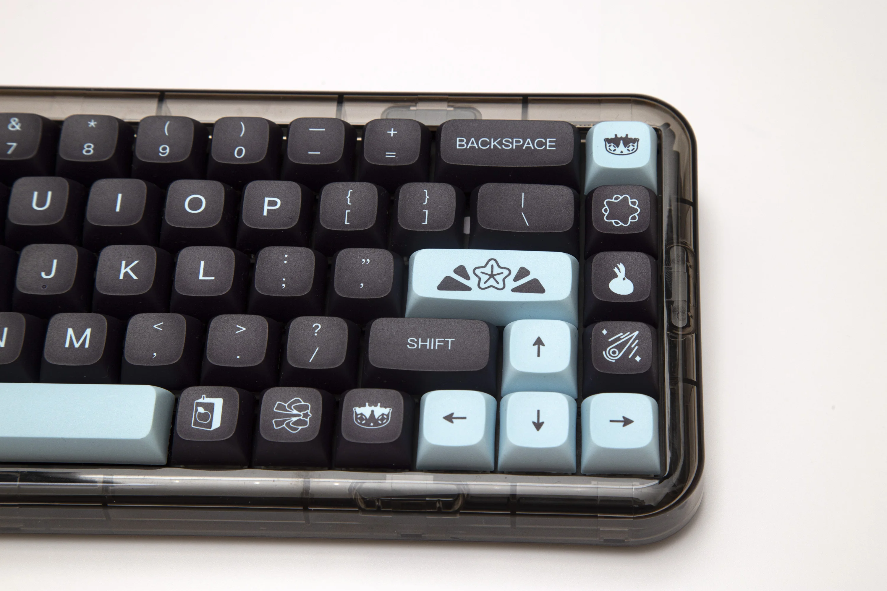 Sbcce0ccb5eb948db9f703ca65061f98em - GMK Keycap