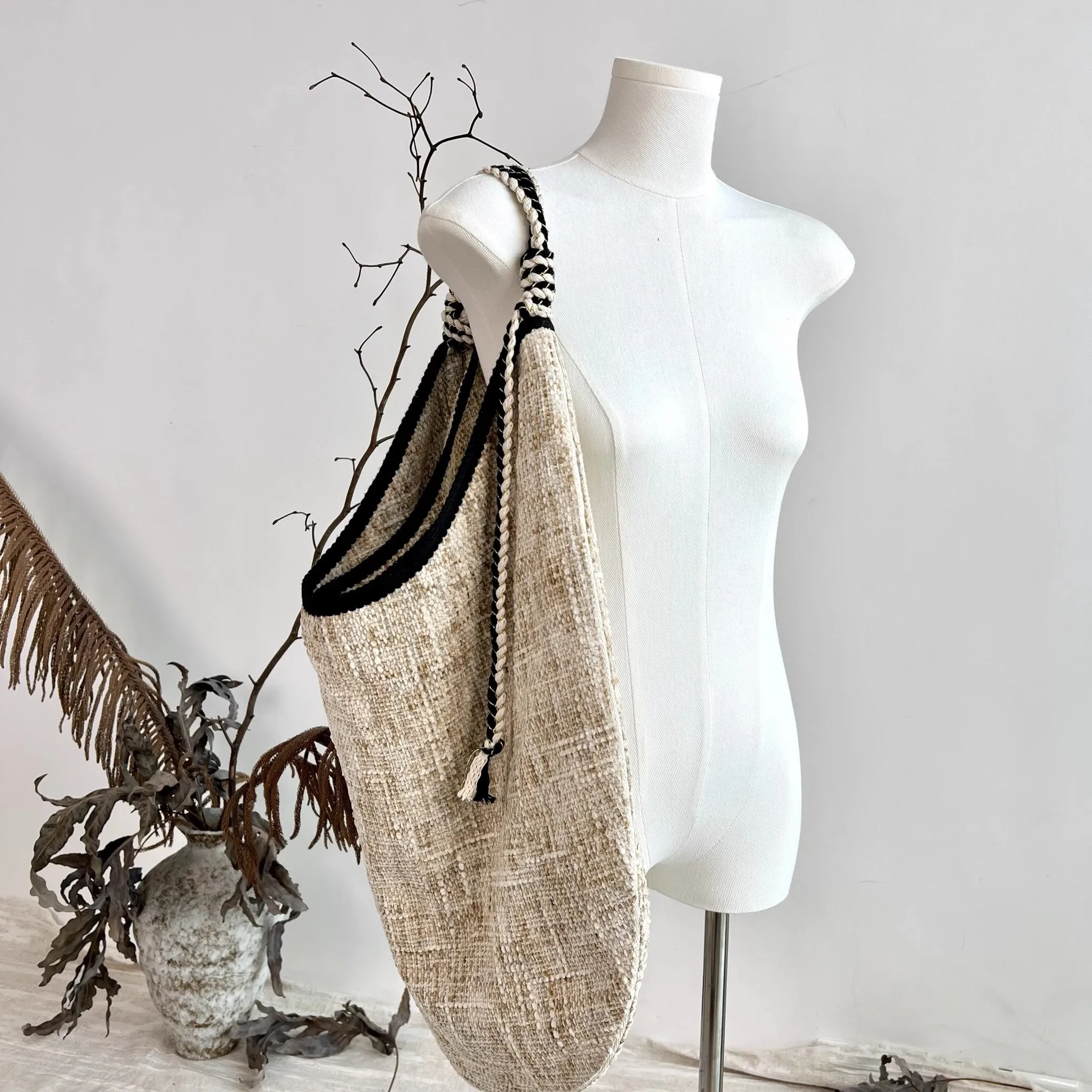 Casual weave Shoulder Bags Large Capacity Sense of Luxury Grace Tote Bags for Women 2025 Fashion Designer Style Hot Sale