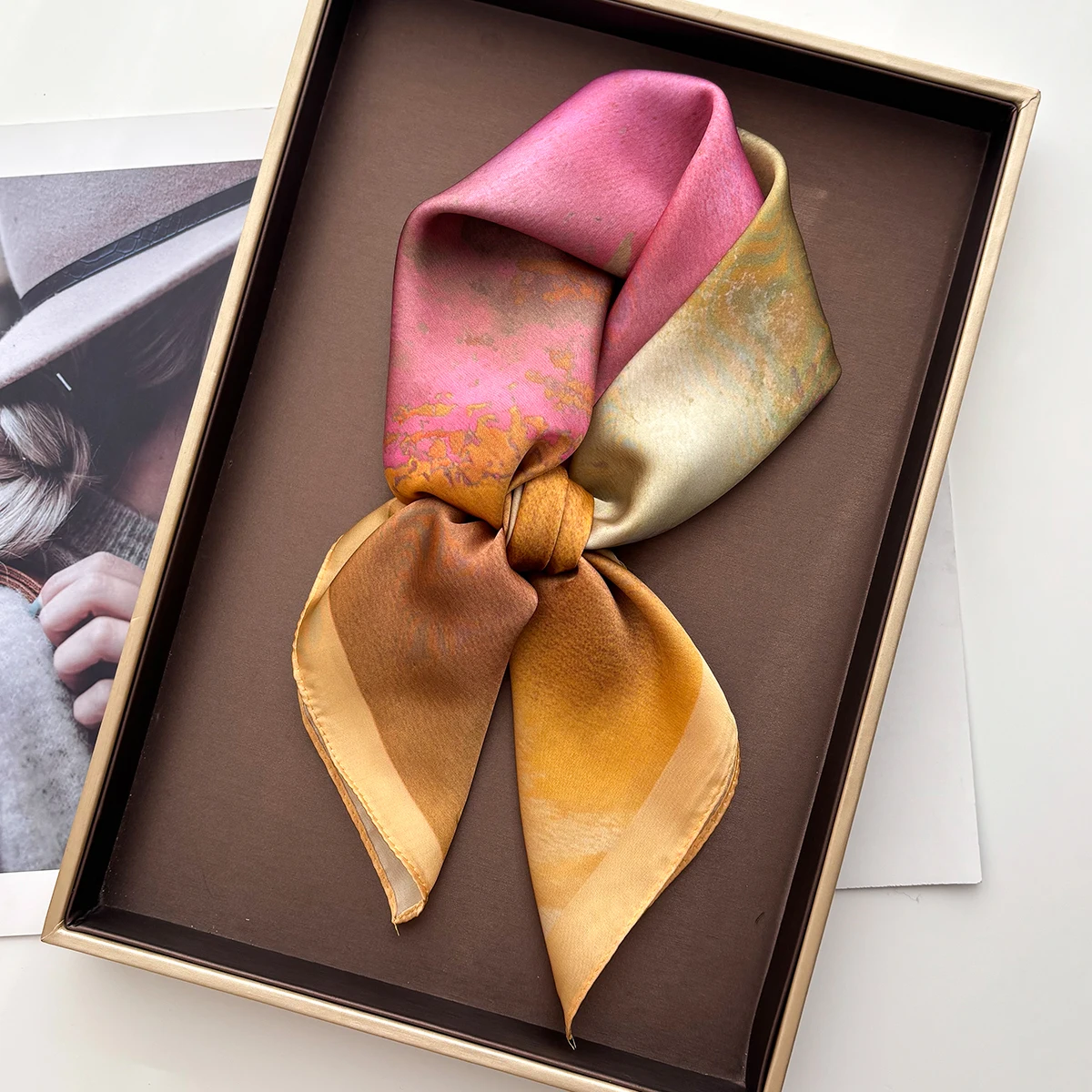 Luxus Farbe Quadrat Schal Für Frauen Weiche Fleck Imitation Seide Bandana Für Reise Elegante Hijab Halstuch Mode Schal Wraps – Detail 5