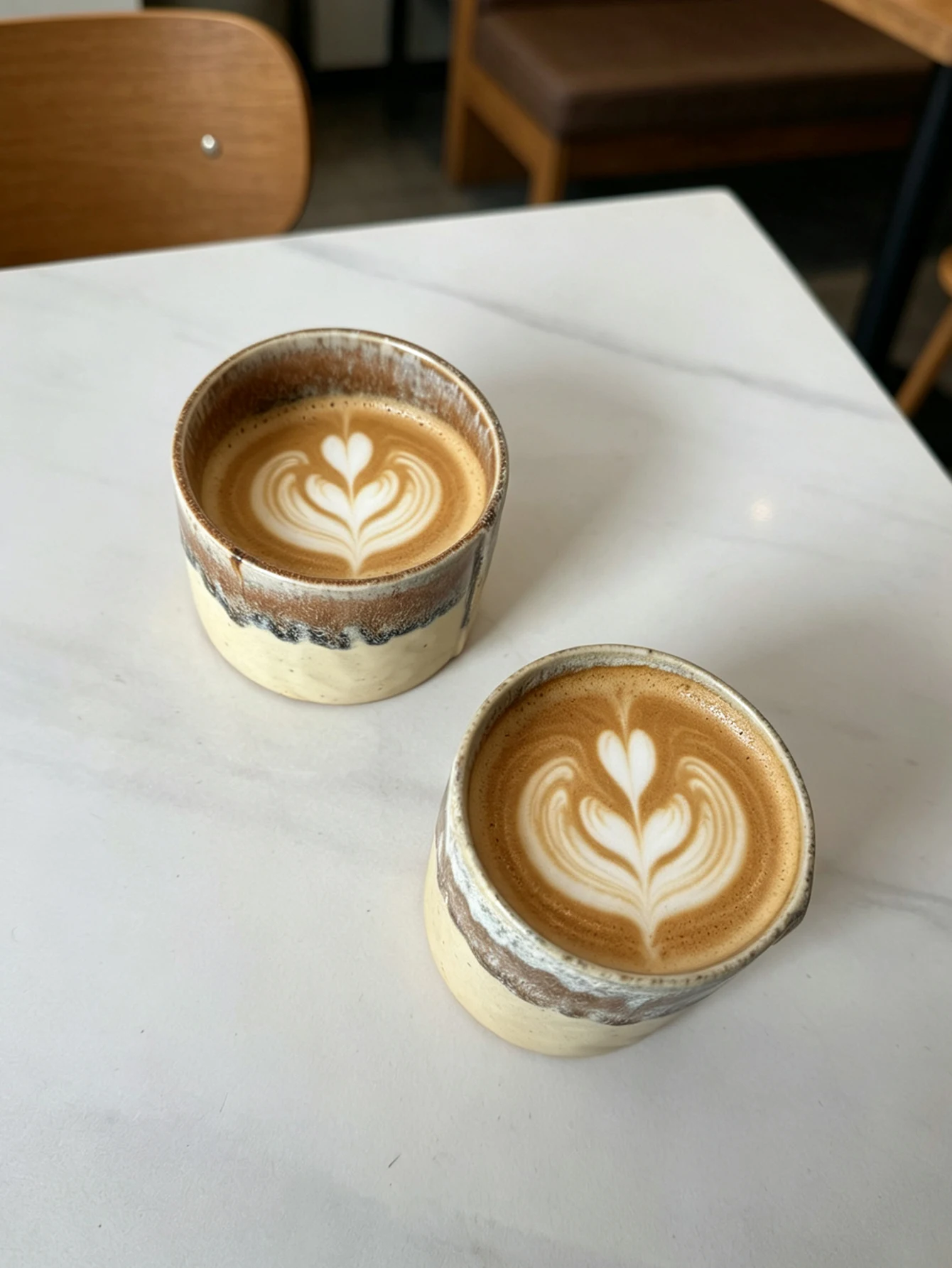 Elegant Ceramic Coffee Mugs: Perfect for Home, Gifting, and Latte Art
