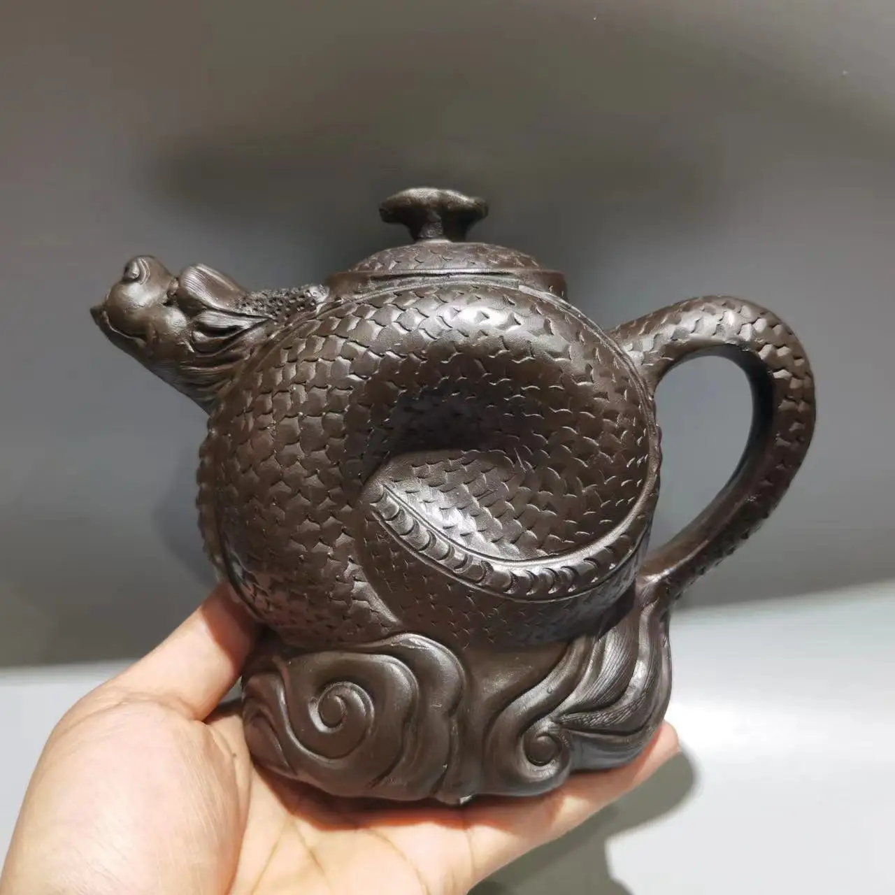 

Старый китайский ручной эмалированный чайник YiXing Zisha (красная керамика), намотанный дракон, с меткой, бесплатная доставка
