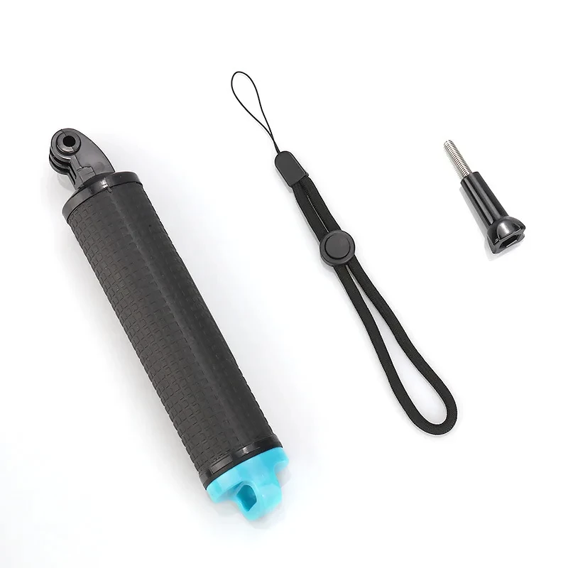 Support de poignée GoPro noir utilisé en extérieur, offrant une prise en main confortable. Achetez un support de poignée pour caméra d'action GoPro.