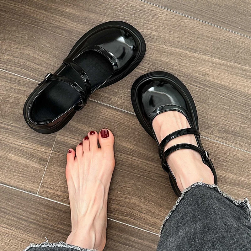 Spring Autumn Womens Shoes Platform Chunky Patent Leather Pumps Woman Ankle Strap Thick Bottom Dress Shoes Ladies English Style