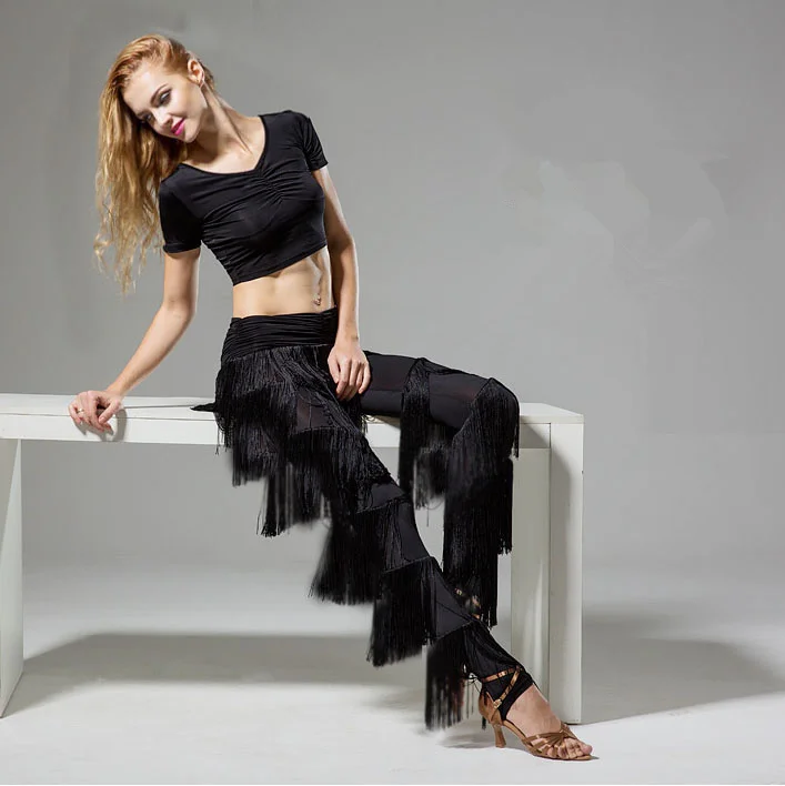 Рисунок 4 - Брюки женские длинные с бахромой и высокой талией