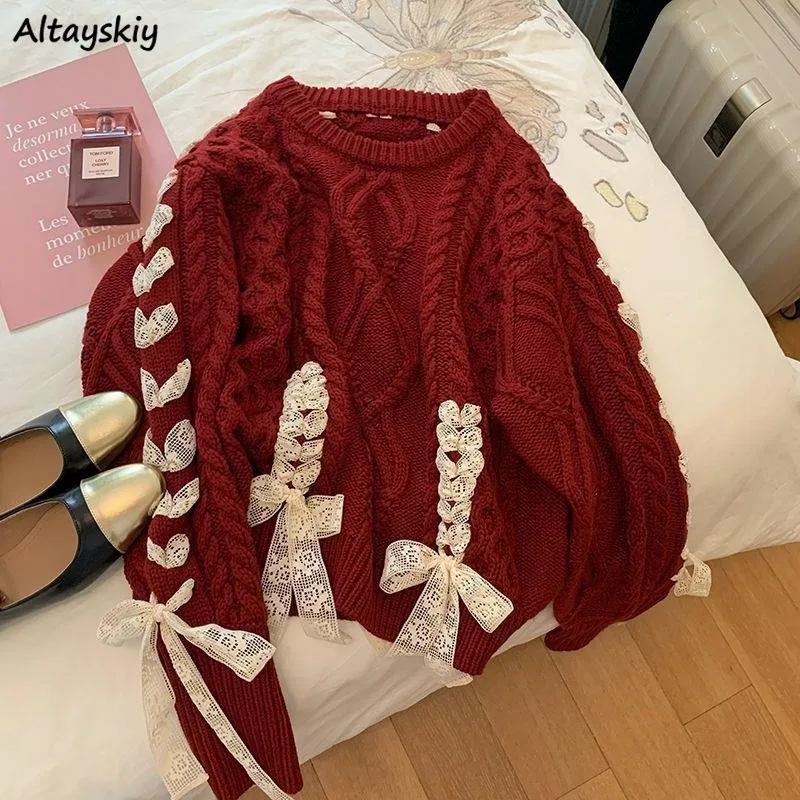 Stylish and comfortable women's pullovers with a vintage touch and Korean flair