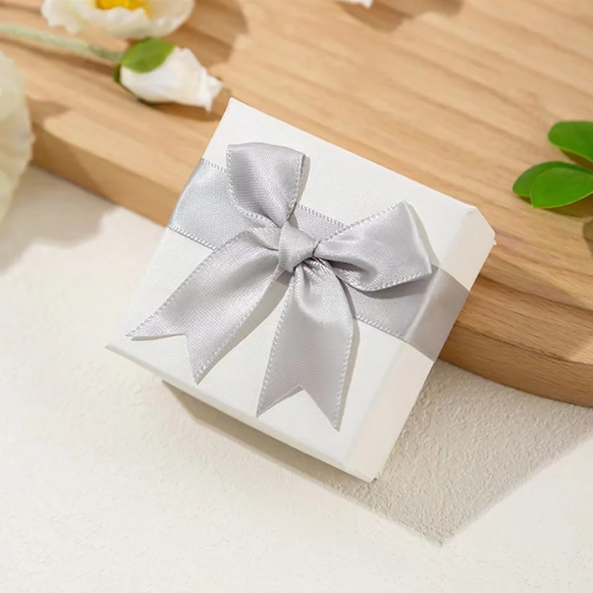 Confezione 24 Scatole Regalo Per Gioielli Con Fiocco - 4x4x2,6 Cm - Colori Vari Con Imbottitura - 3