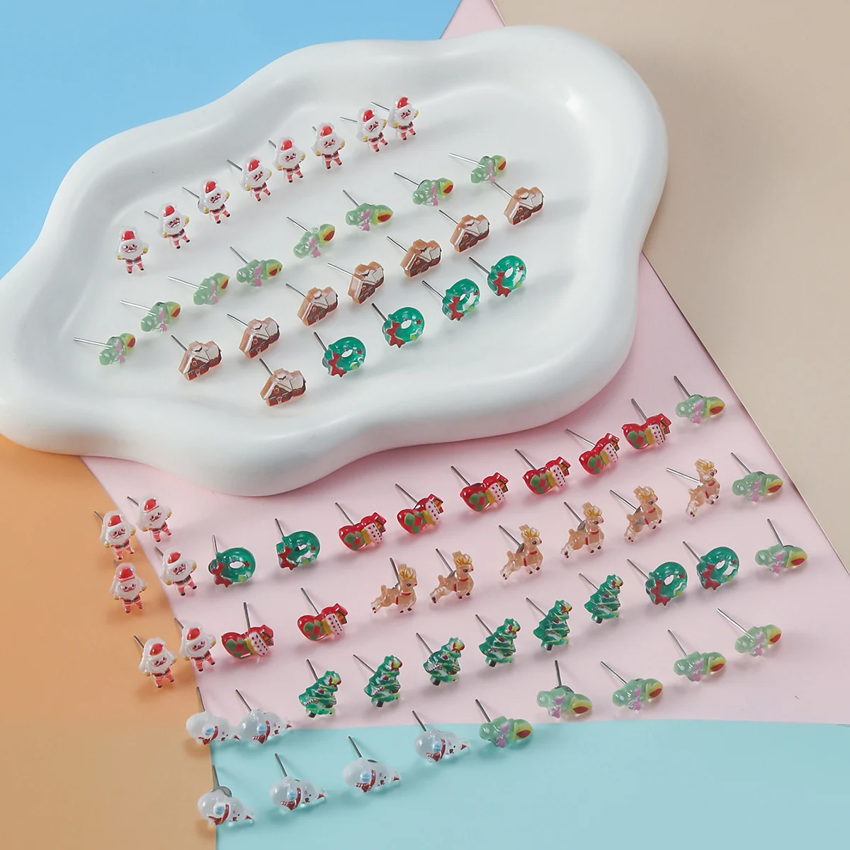 A Set Of 36 Pairs Of Fashionable Earrings, Women Wear Cartoon Santa Claus, Bells, Reindeer For Daily Wear, With Random Styles