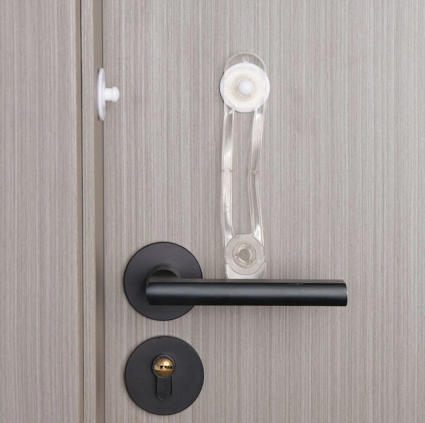 Description Picture 3 of itemNew Children's Multifunctional Safety Transparent Anti-Opening Soft Belt Safety Lock Baby Drawer Lock Refrigerator Lock