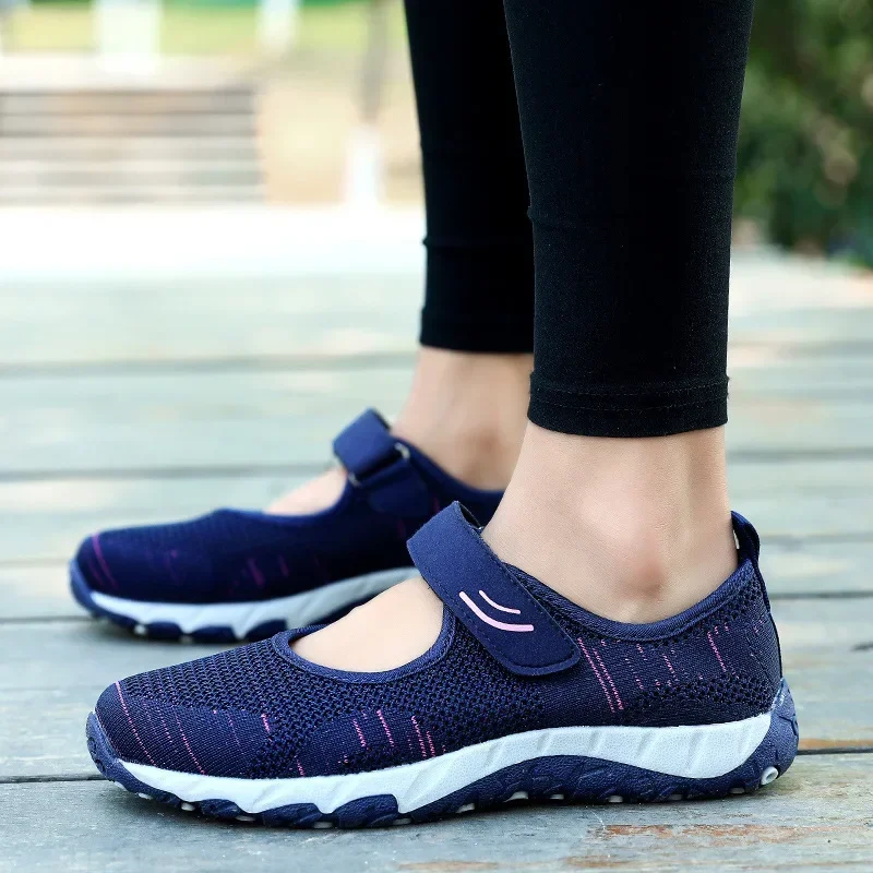 Women Sneakers Non-slip Soft Mom Sneakers 2025 Summer Breathable Mesh Travel Casual Shoes for Women Comfort Lightweight Flat Sport Shoes