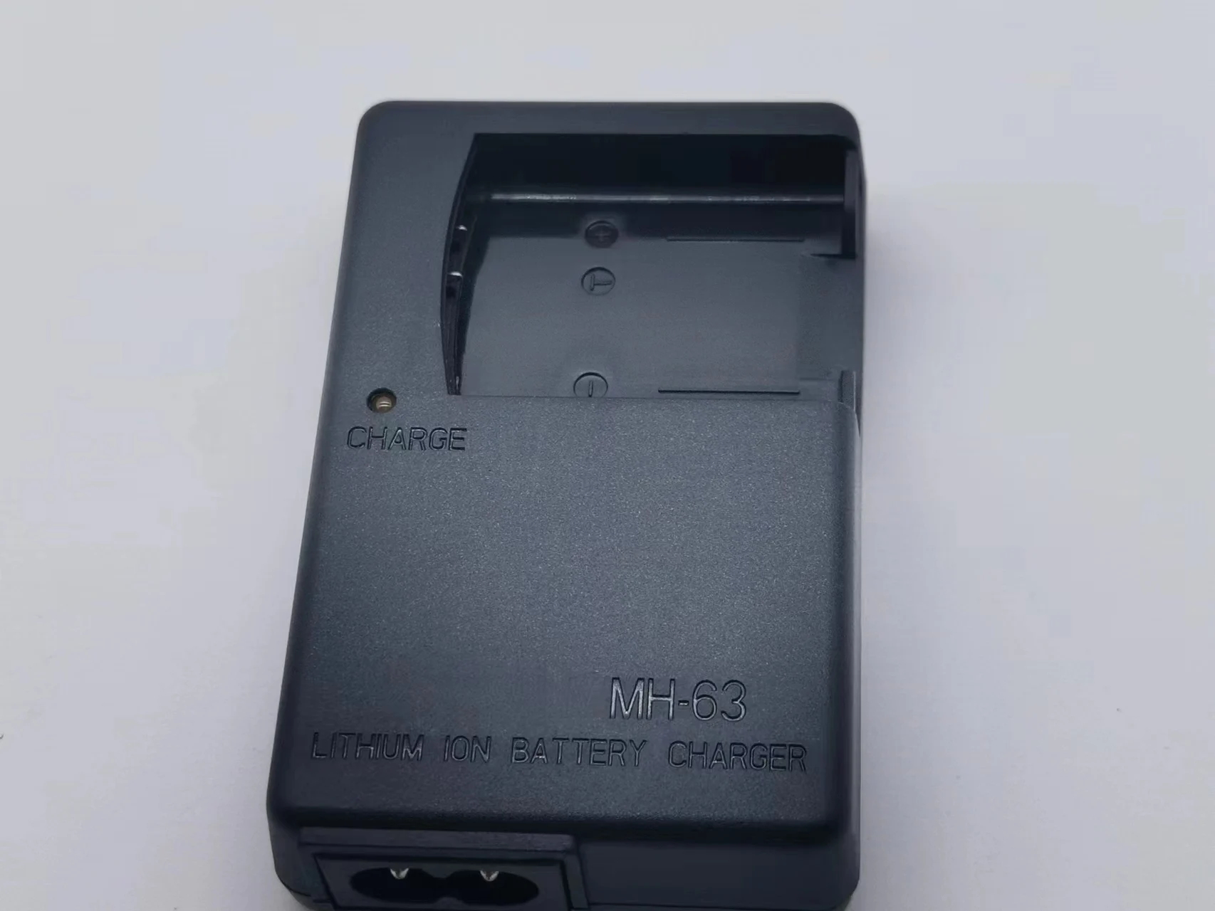 Genuine Nikon MH-63 Lithium Battery Charger For Coolpix S210, S220, S230, S500 Cameras