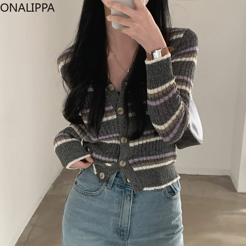 Onalippa 빈티지 스트라이프 니트 크롭 가디건, V넥 싱글 브레스트 긴팔 탑, 한국 패션 대비 가디건