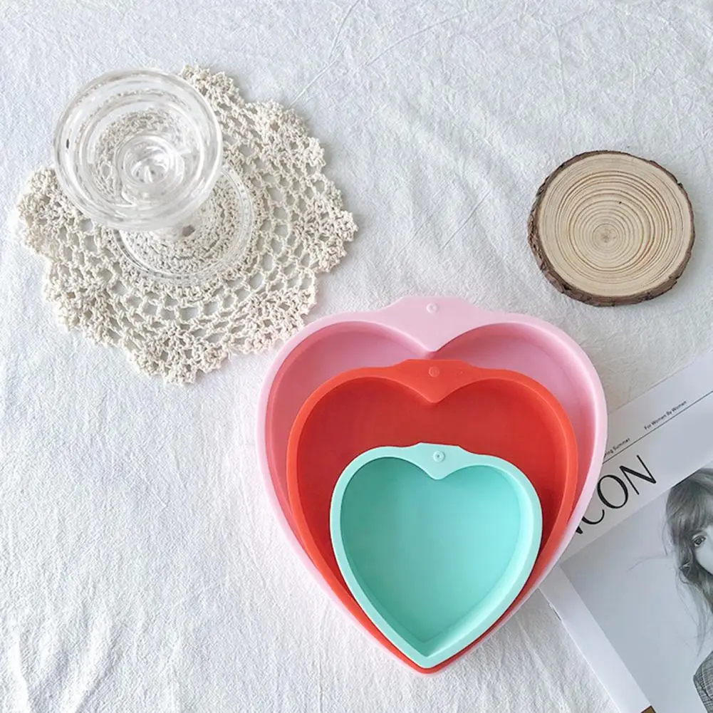 

Oven-safe Baking Mold Heart-shaped Silicone Molds for Homemade Desserts Set of 3 Non-stick Baking Tools for Chocolate Mousse Diy