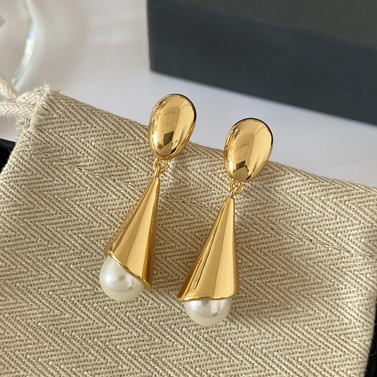 

Earrings Senior Sense Small Skirt Retro Temperament Water Drop Long Female Personality Ear Accessories Tide