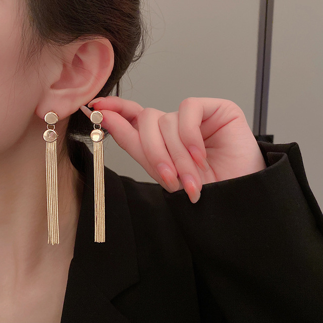 Claw Stud Earrings for Women Punk Four-Prong Geometric Rake Pearl Korean Ear Hook Clip Earrings 2022 Trend Jewelry brinco