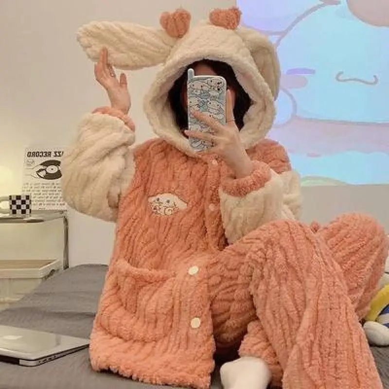 

Пижамы Sanrioed Cinnamoroll с мультяшным рисунком, милая фланелевая зимняя теплая Домашняя одежда, комплект ночной рубашки, праздничные подарки