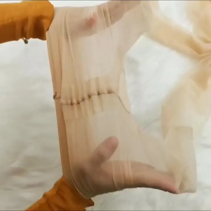 Байланған адам жақыннан жалап жатыр Цигански порно секс