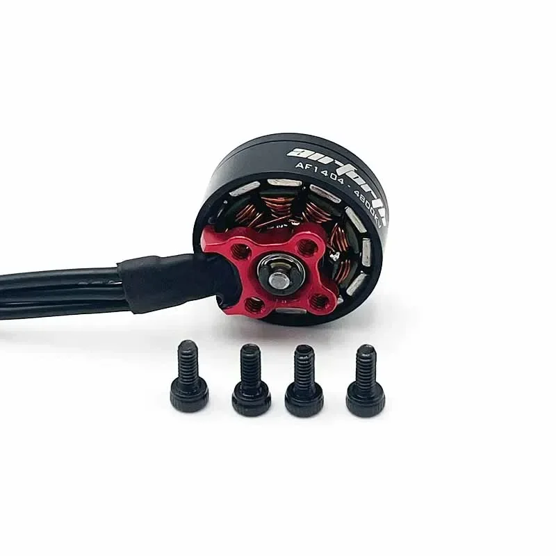 Moteur sans balais Airforth AF1404 3600KV/4800KV monté sur un bras de drone FPV