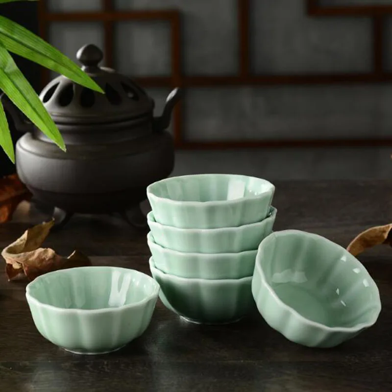 2Pcs/Set Longquan Celadon Ceramics Kungfu Tea Cups Plum Shape Tea Bowl Master Cup 55ml Kitchen Teaware Drinking Accessories