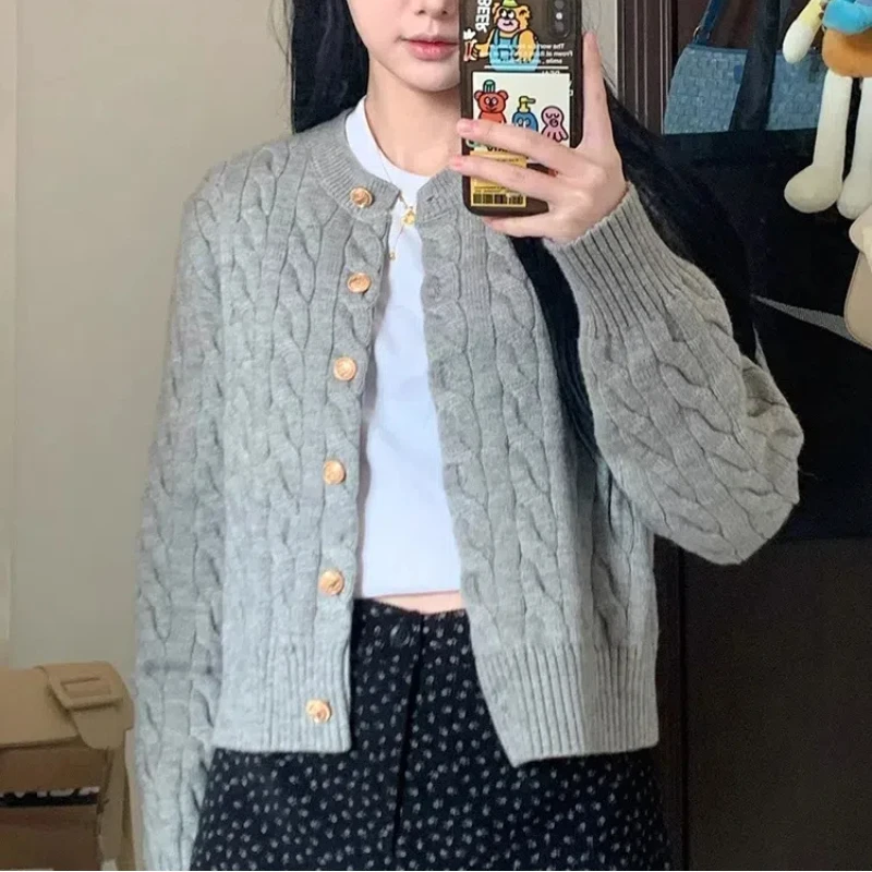 Autumn And Winter New Women's Clothing Knitted Cardigan Round Neck Sweater Fashionable Single Breasted Women's Top