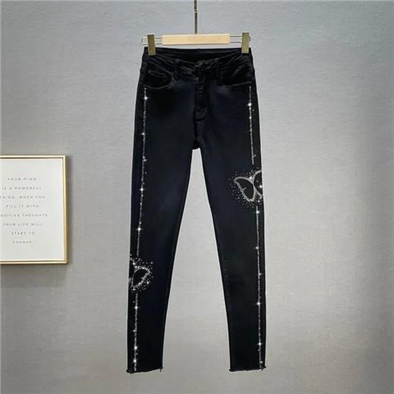 Рисунок 6 - Эластичные облегающие джинсы