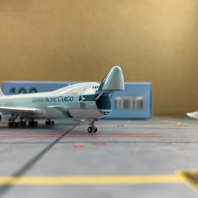 カーゴルックス航空 B 747-8F 1/400 飛行機模型 カーゴルックス航空 B 747-8F 1/400 飛行機模型 - メルカリ