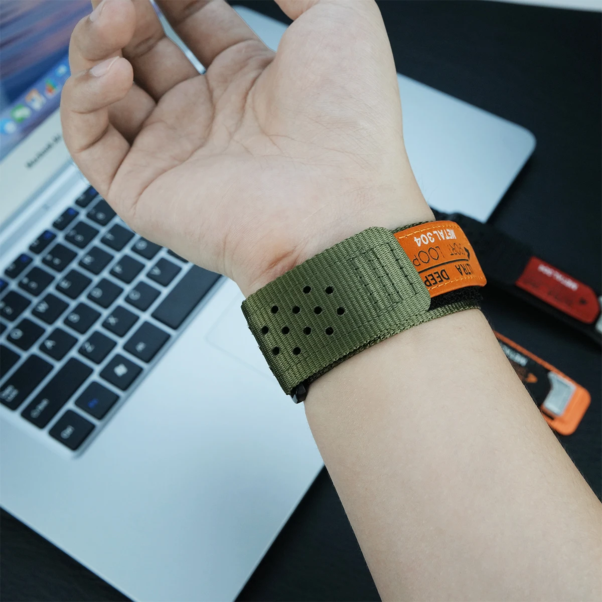 Breathable Nylon Sports Strap - 20mm/22mm Adjustable Band