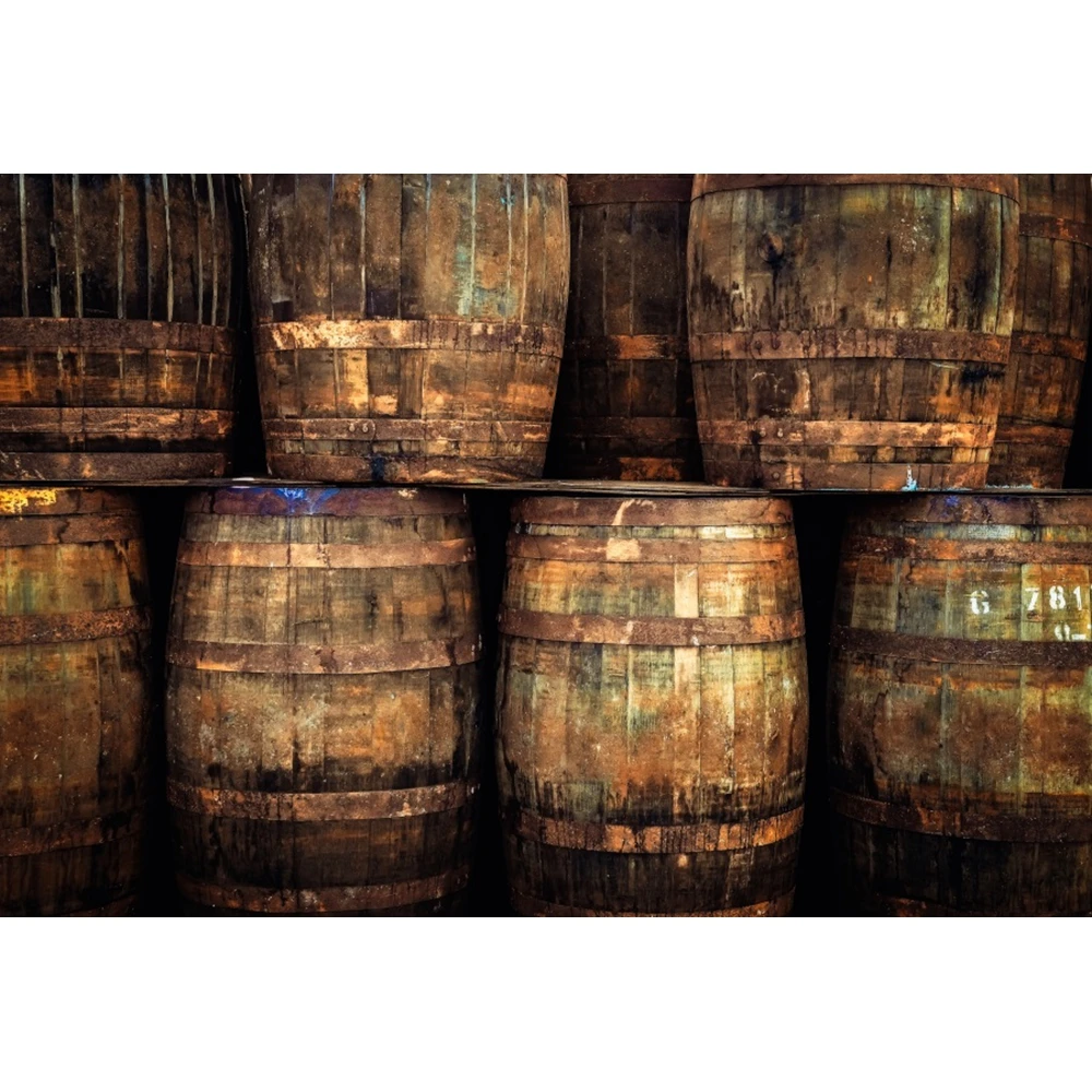 thumbnail image 1 of Fondo de bodega de vinos, barril, barrica vintage, tablero de madera, almacenamiento, celebración, fiesta, fondo, adultos, foto, retratos, estudio artístico, 1 of 5