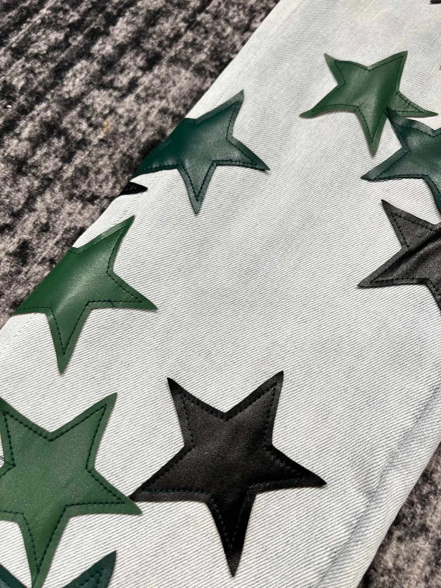men allover green star patches distressed jeans 3