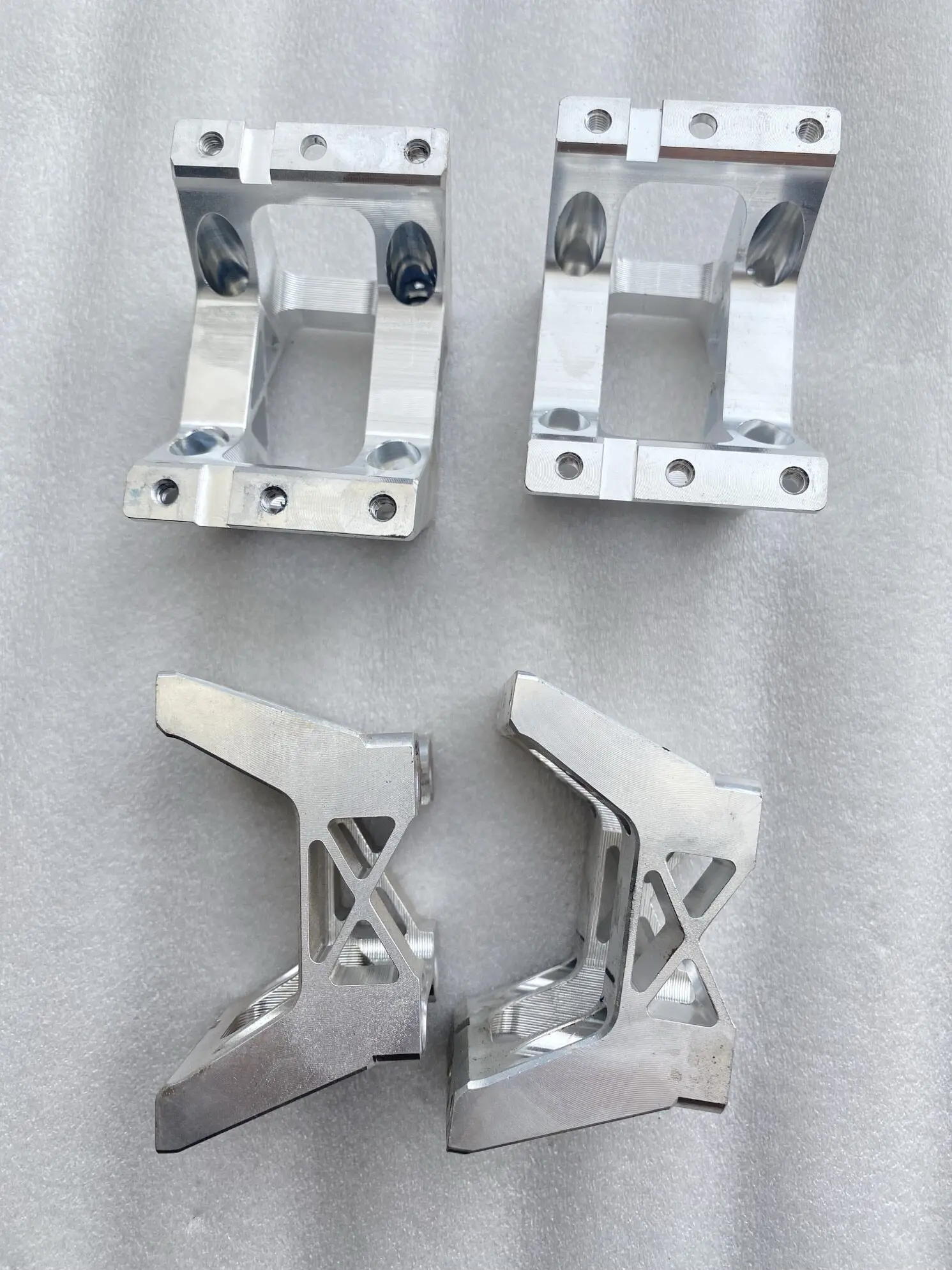 Support de fixation moteur T50 installé sur drone agricole DJI, assurant une tenue solide du moteur.