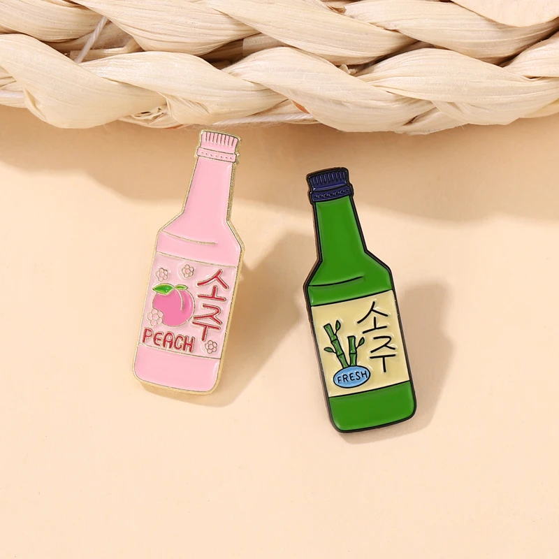 Soju Emaille Pin Korea Wein Brosche Abzeichen Cartoon Pfirsich Frische Flasche Rosa Grün Revers Pullover Hut Schmuck Individuelles Geschenk Großhandel – Detail 6