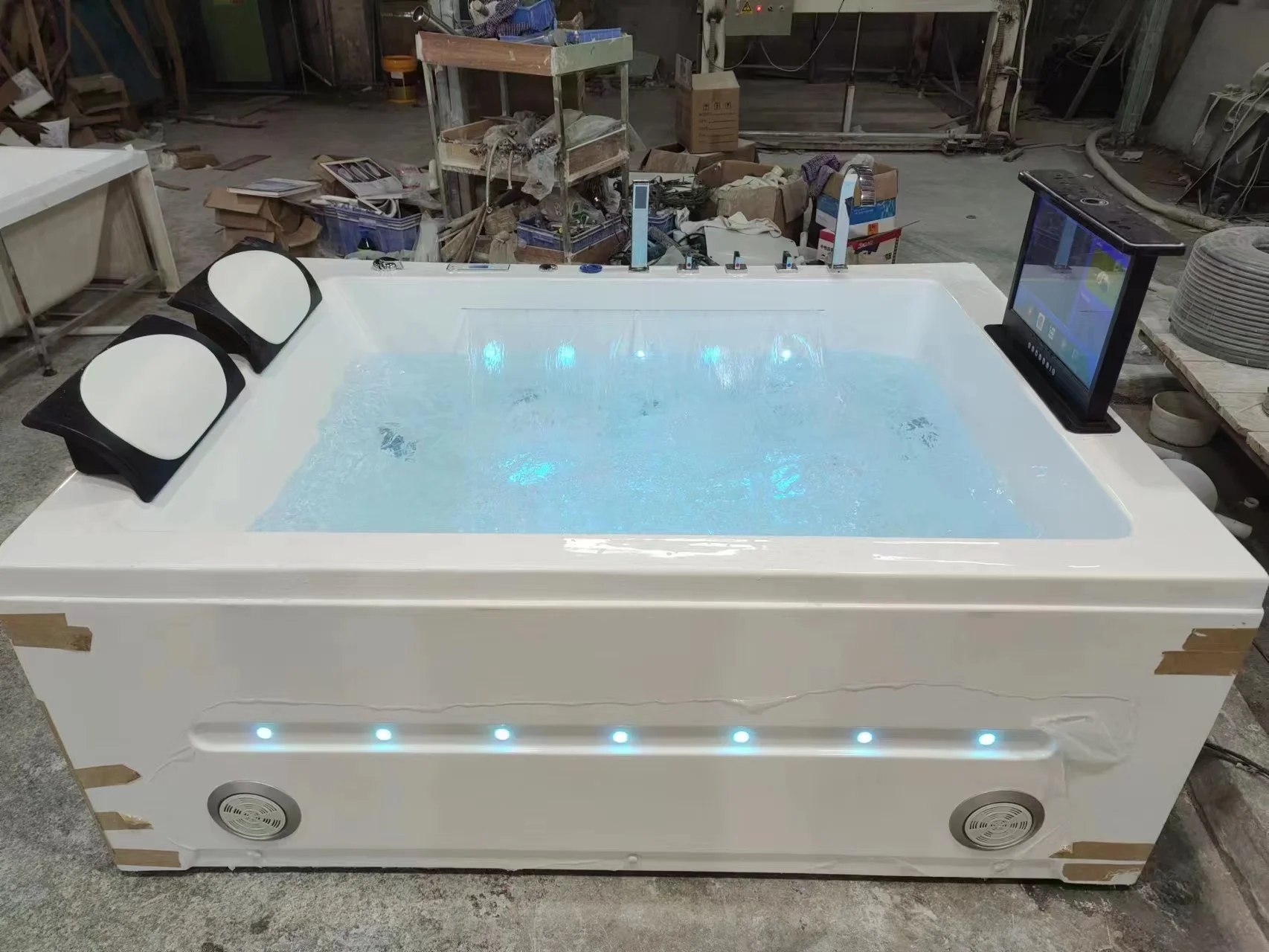 1700mm Fiberglass Whirlpool Bathtub Acrylic Hydromassage TV Surfing Massaging Tub NS3101A 6