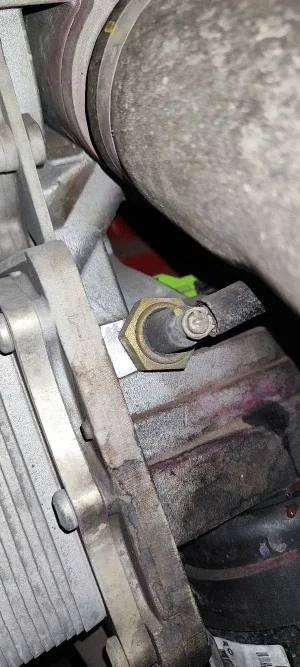 Original oil pressure sensor, for FOTON k1 view cs2 Cummins 2.8 engine use (price for 1pcs)