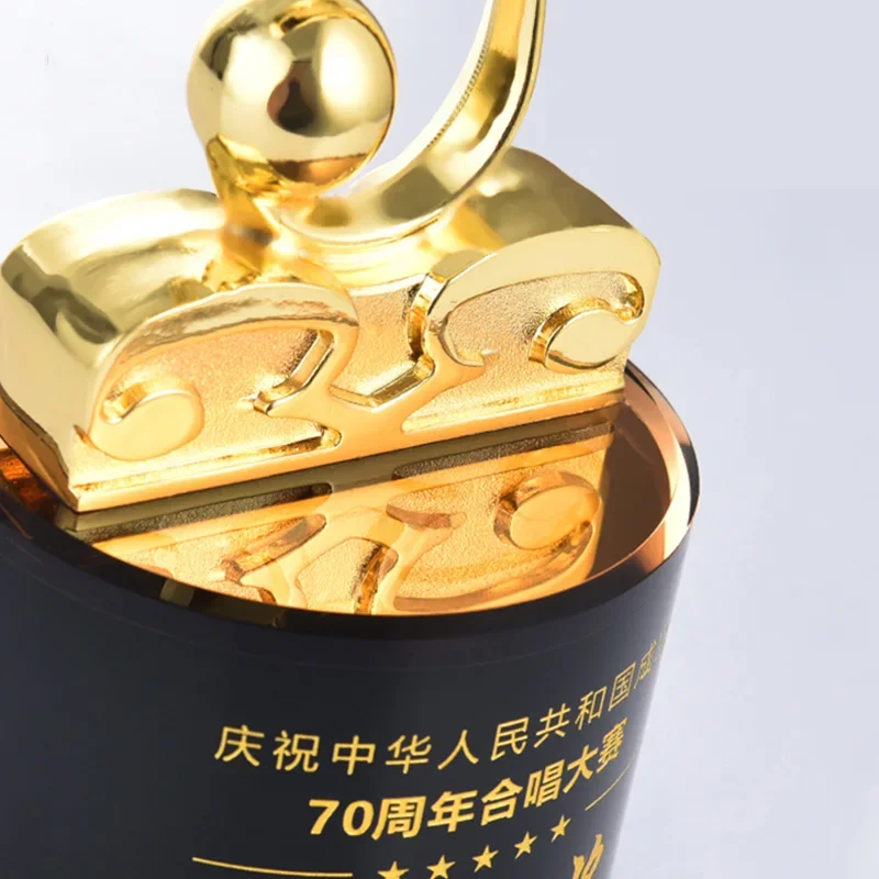 Custom-made Creative Music and Singing Trophy, Metal Microphone Trophy, Crystal Base for Competition Award, Home Decoration, 1Pc