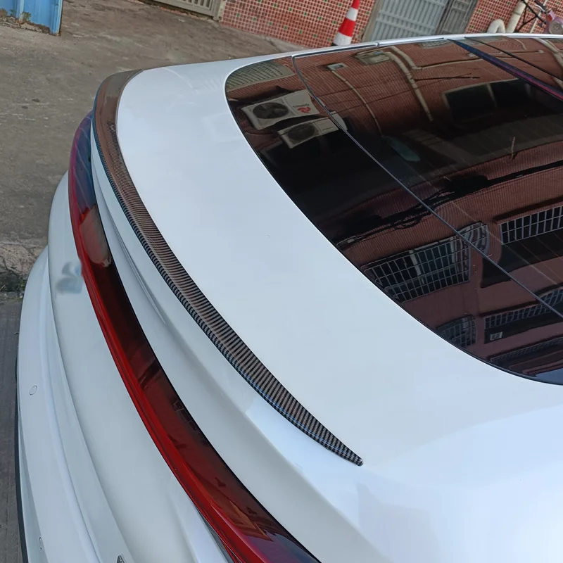 Spoiler universale 121 cm Car-Styling 5D Wing Trunk Carbon Look Per Audi BMW Toyota Honda KIA Hyundai Opel Tutte le auto - immagine 4
