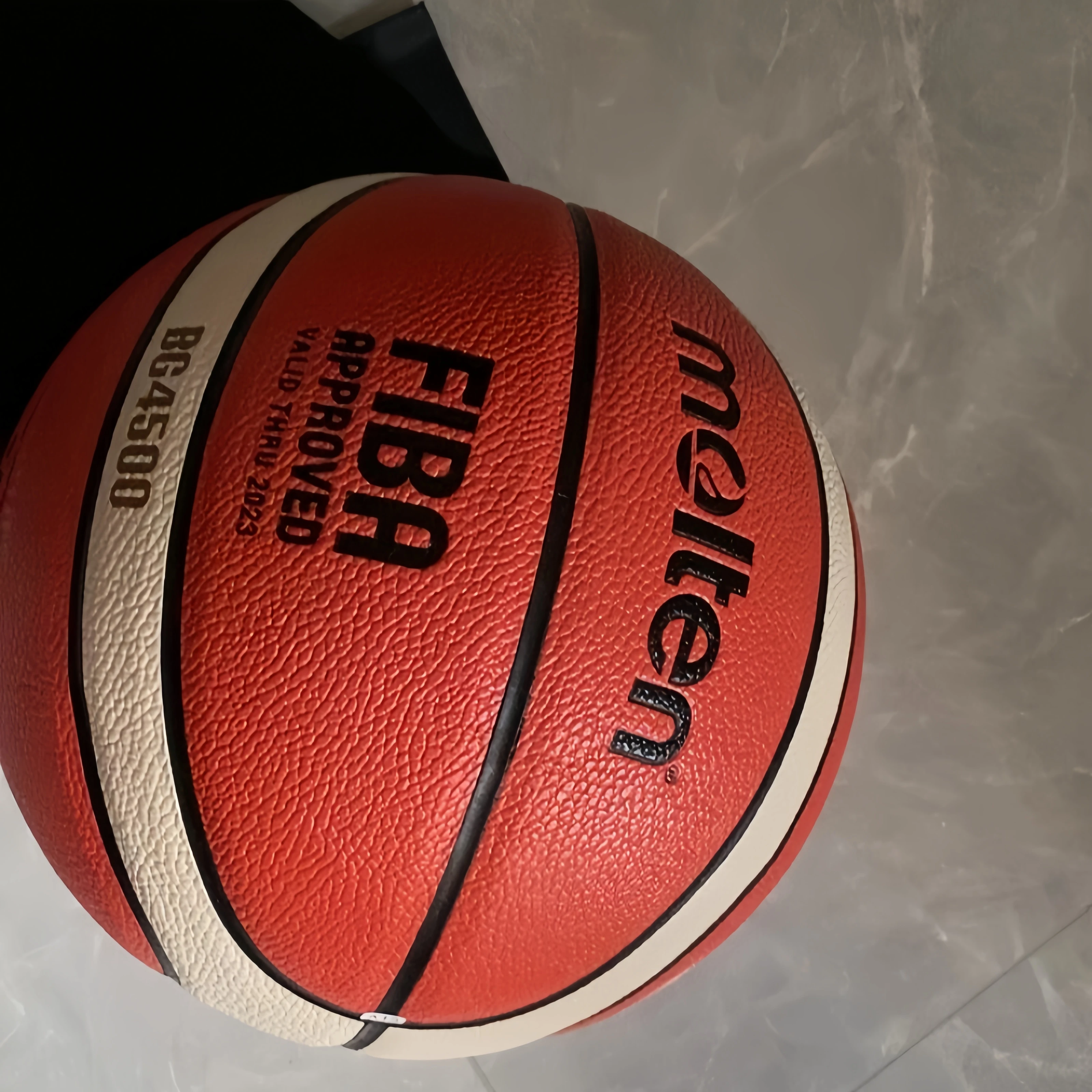 Molten BG4500 Basketball – Größe 6, FIBA-zugelassen, Aus Premium-Verbundleder, Für Indoor-Spiele