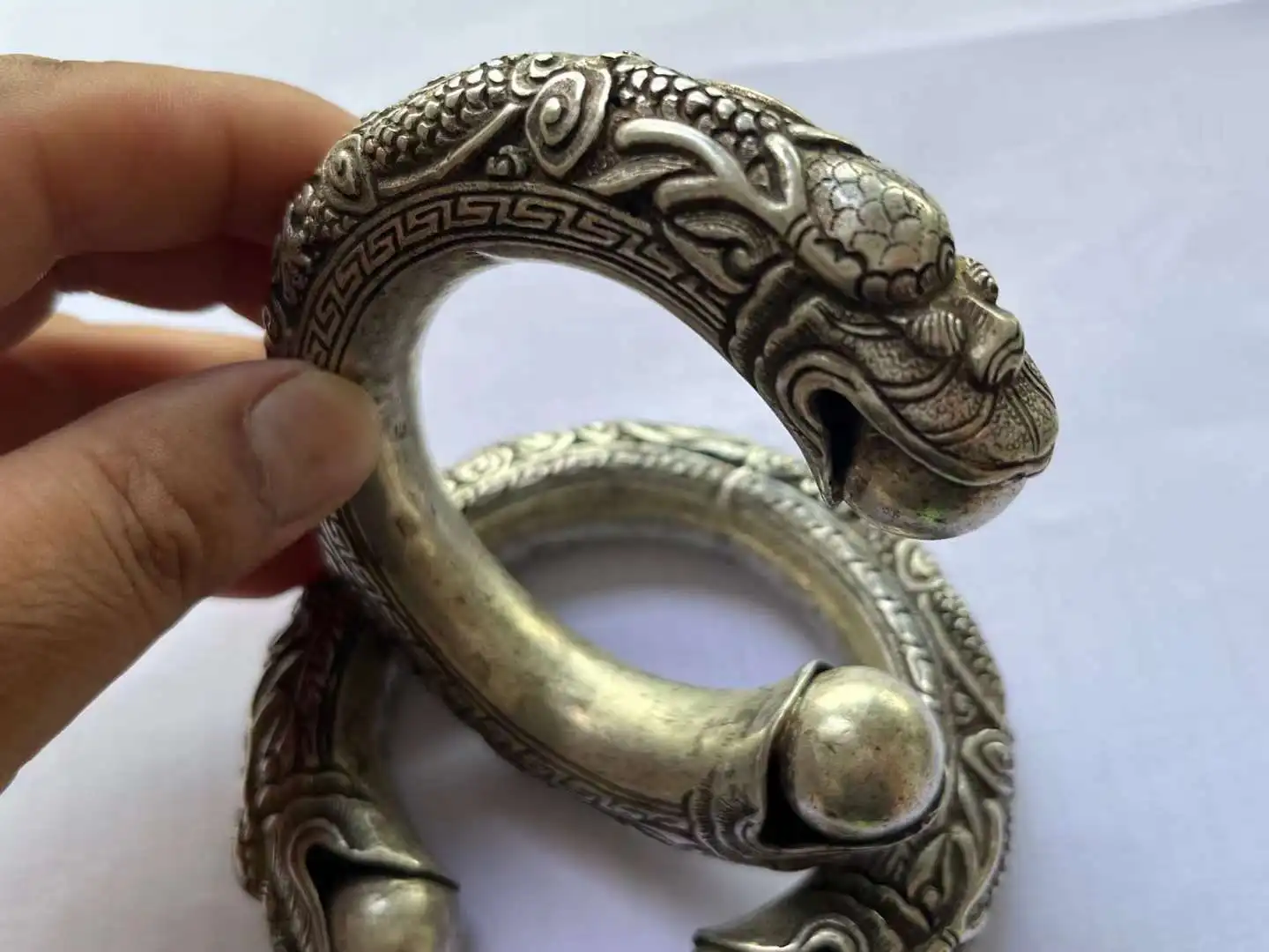

a pair 2PC National characteristics big Handmade dragon head Miao Silver Bracelet