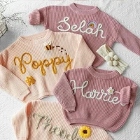 Nouveau nom personnalisé enfants vêtements filles garçons personnalisé bébé chandails à la main ligne épaisse broderie enfants pull tricoté 2