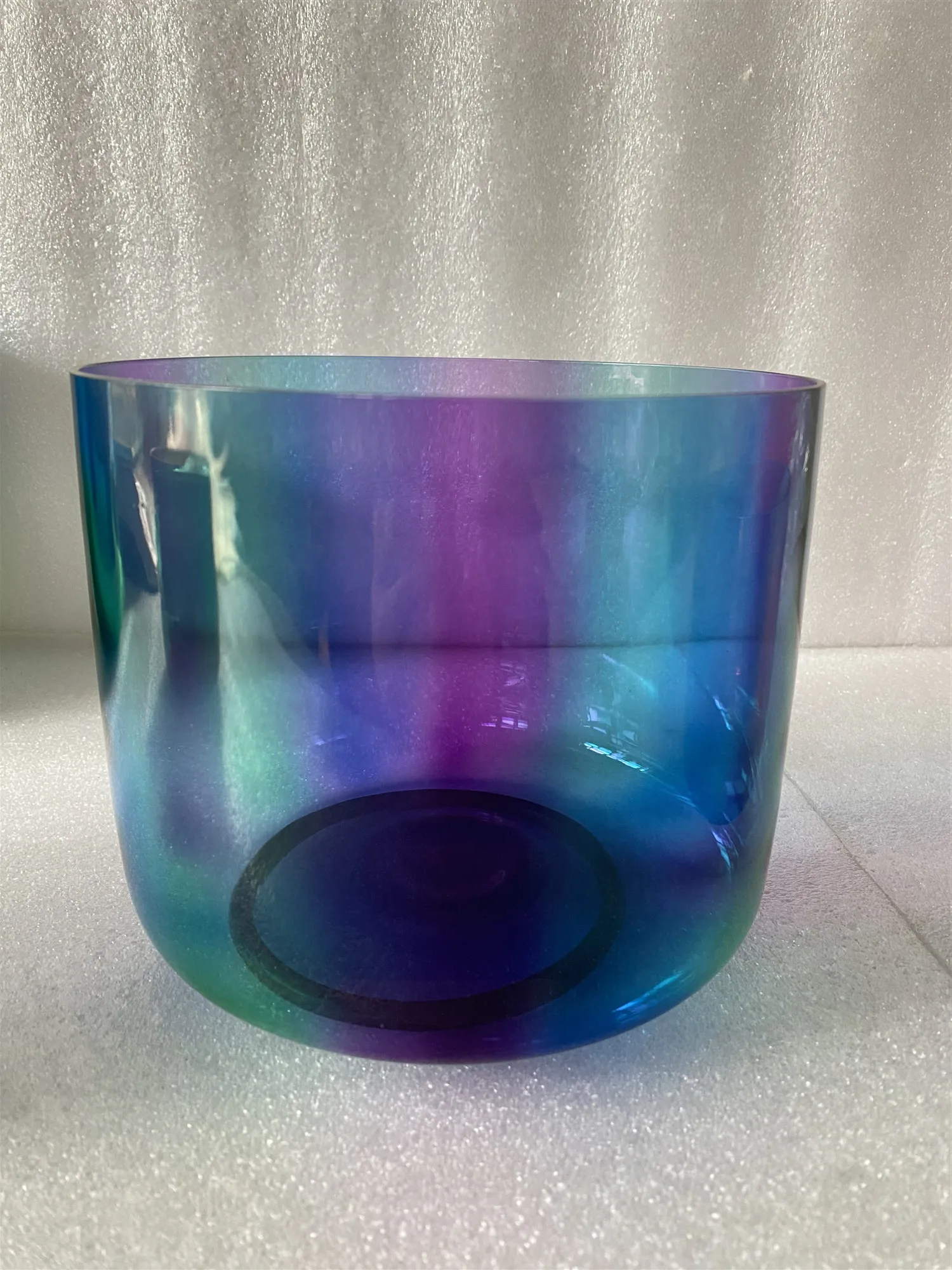 

Mixed color crystal singing bowl 3rd octave straight wall flat bottom 432Hz 7.25" for sound theraphy.