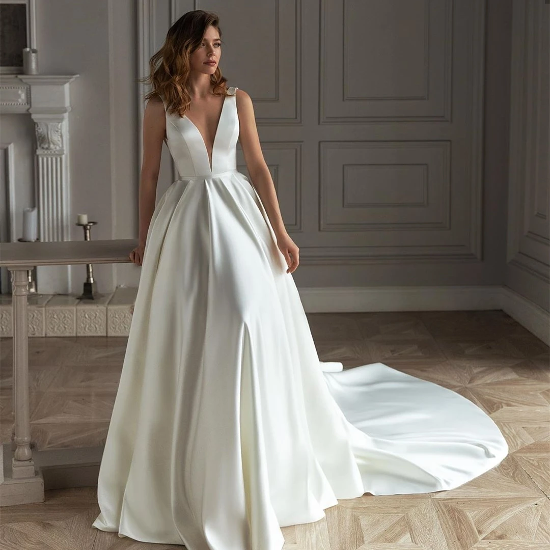 

Простое Белое Плиссированное атласное свадебное платье 2022 с V-образным вырезом, жемчужинами и открытой спиной, свадебное платье со шлейфом, свадебные платья
