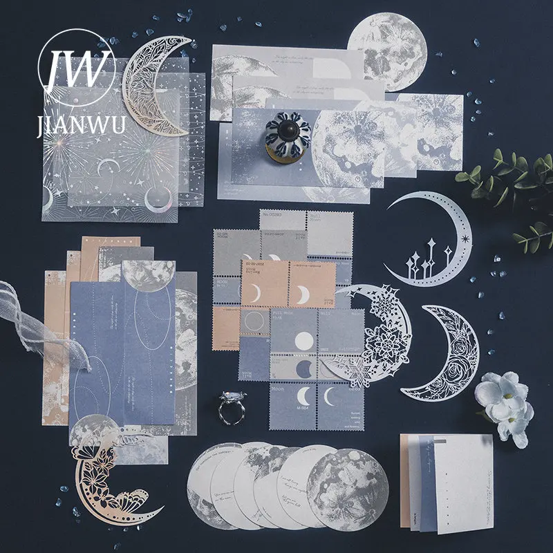 【直筆サイン入り】マギー10周年記念写真集『new Moon』 サイン本】 マギー写真集『new Moon』 : マギー | HMV&BOOKS