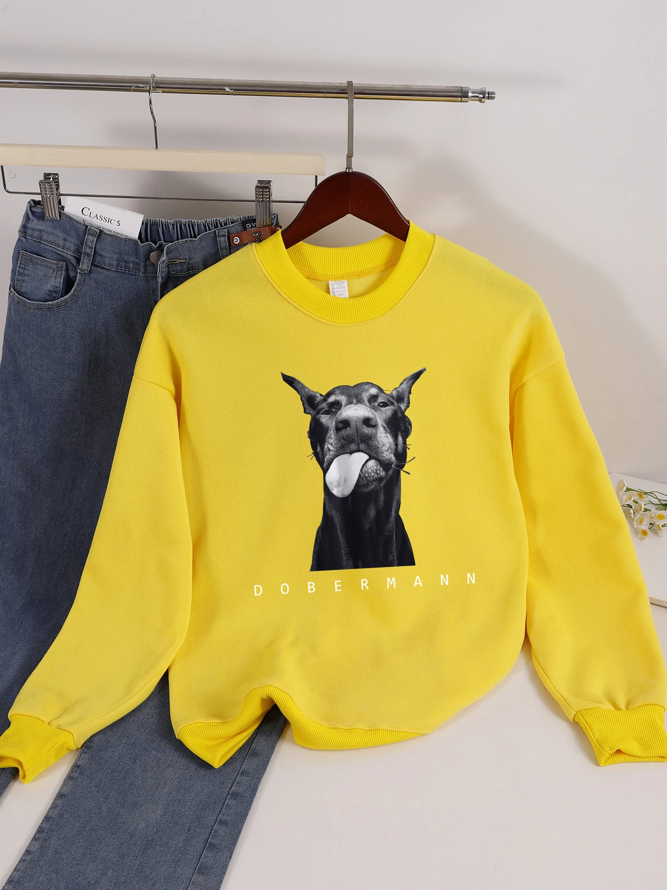 Dobermann, der seine Zunge heraussteckt, lustiger Aufdruck, Damen-Sweatshirt, Straße, Hip-Hop, Sportbekleidung, Fleece, All-Match-Pullover, lässiges Oberteil – Detail 14