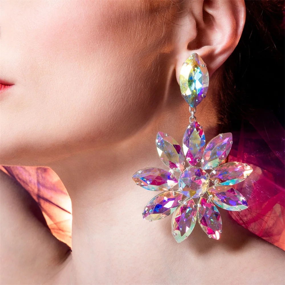 

2023 New Fashion AB Color Crystal Flower Pendant Earrings Ladies Temperament Fashion Super Flash Large Jewel Earrings Jewelry