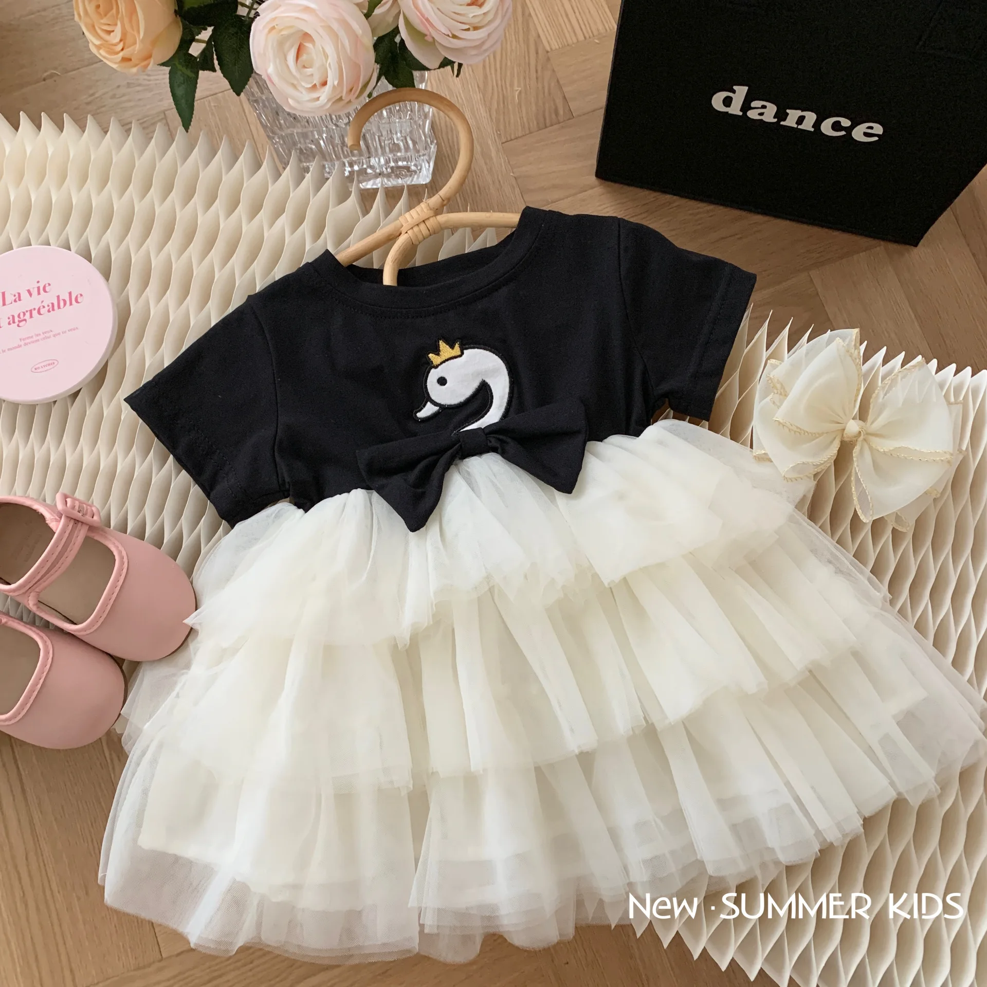 

2023 Girls Princess Short Sleeve Cake Dress Cute Design