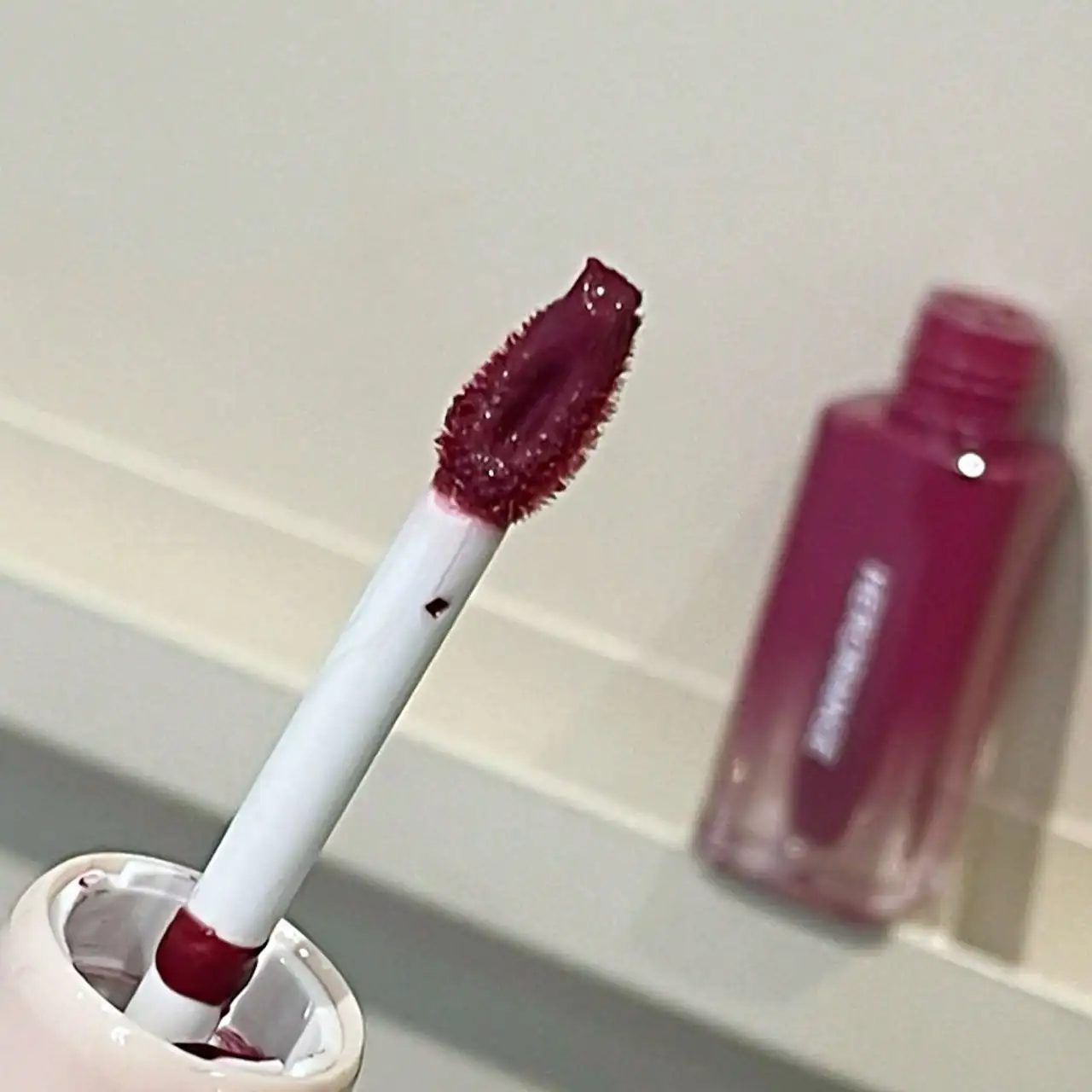 Herorange Glossy Lip Oil Moisturizing Long Lasting Fade Resistant Lip Line Repair Universal for All Skin Tones Daily & Gift Use