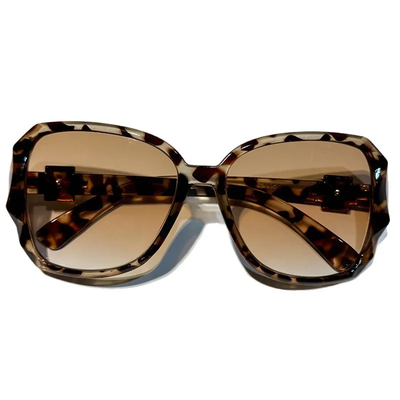 Elegant Gradient Tea-Colored Leopard Frame Reading Sunglasses