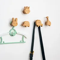 1pcs Wooden Hooks Cute Lion Elephant Giraffe Wall Keychain Coat Hook Room Decoration Solid Wood Hook Hanger Kitchen Accessories 1