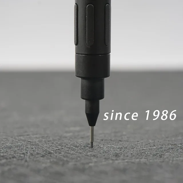 펜텔 그래프 1000: 정교한 디자인, 견고한 구조, 부드러운 쓰기 경험, 편안한 인체공학적 설계