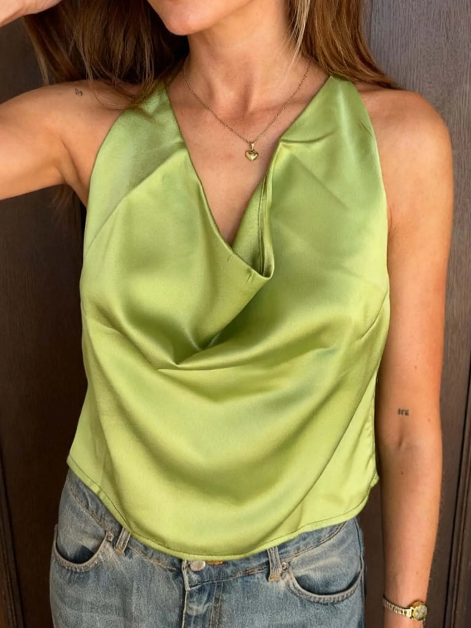 Elegant V-Neck Lace Camisole Sleeveless  Fit Tank Tops Summer Shirts for Women with Open Back Detail