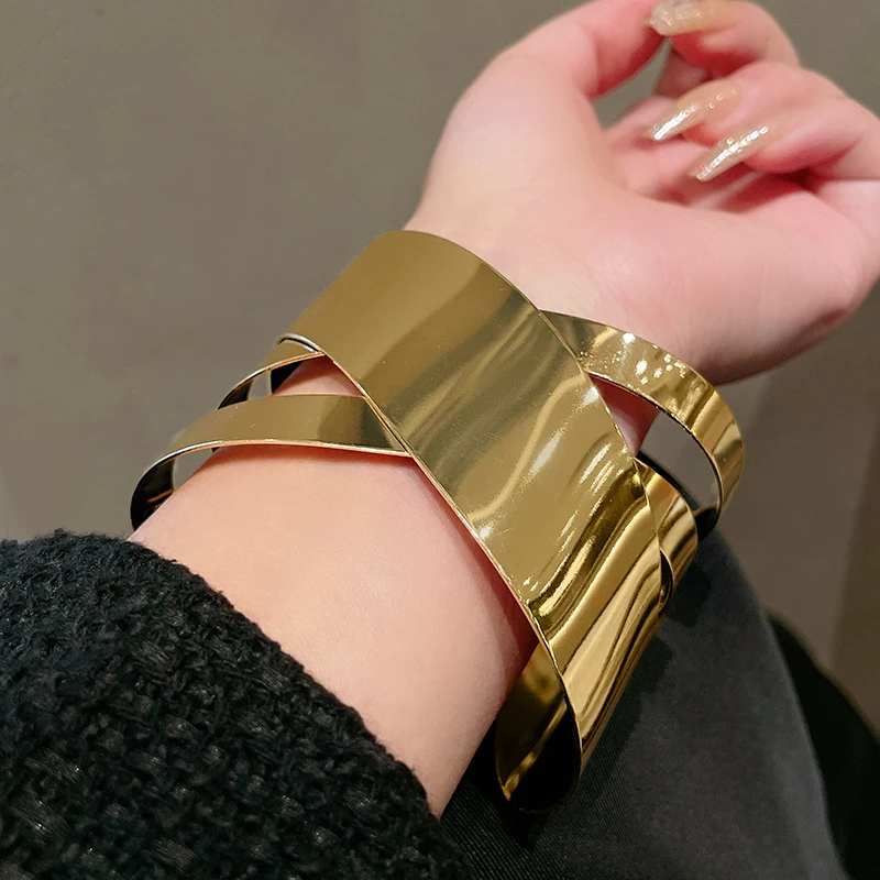 Geometric Alloy Bracelet for Women - Image 19