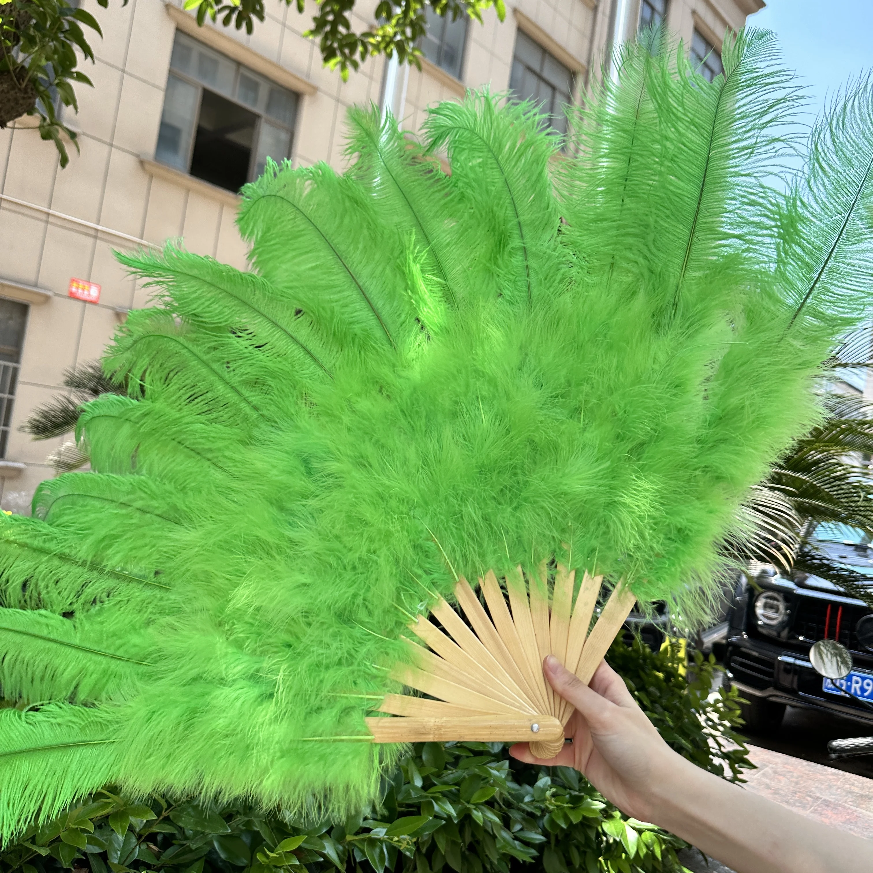13Bars Green Ostrich Feather Fan 100cm 130cm Length Hot Sell Ms.Belly Dancing Fan Plumes Folding Stage Show Dance Props